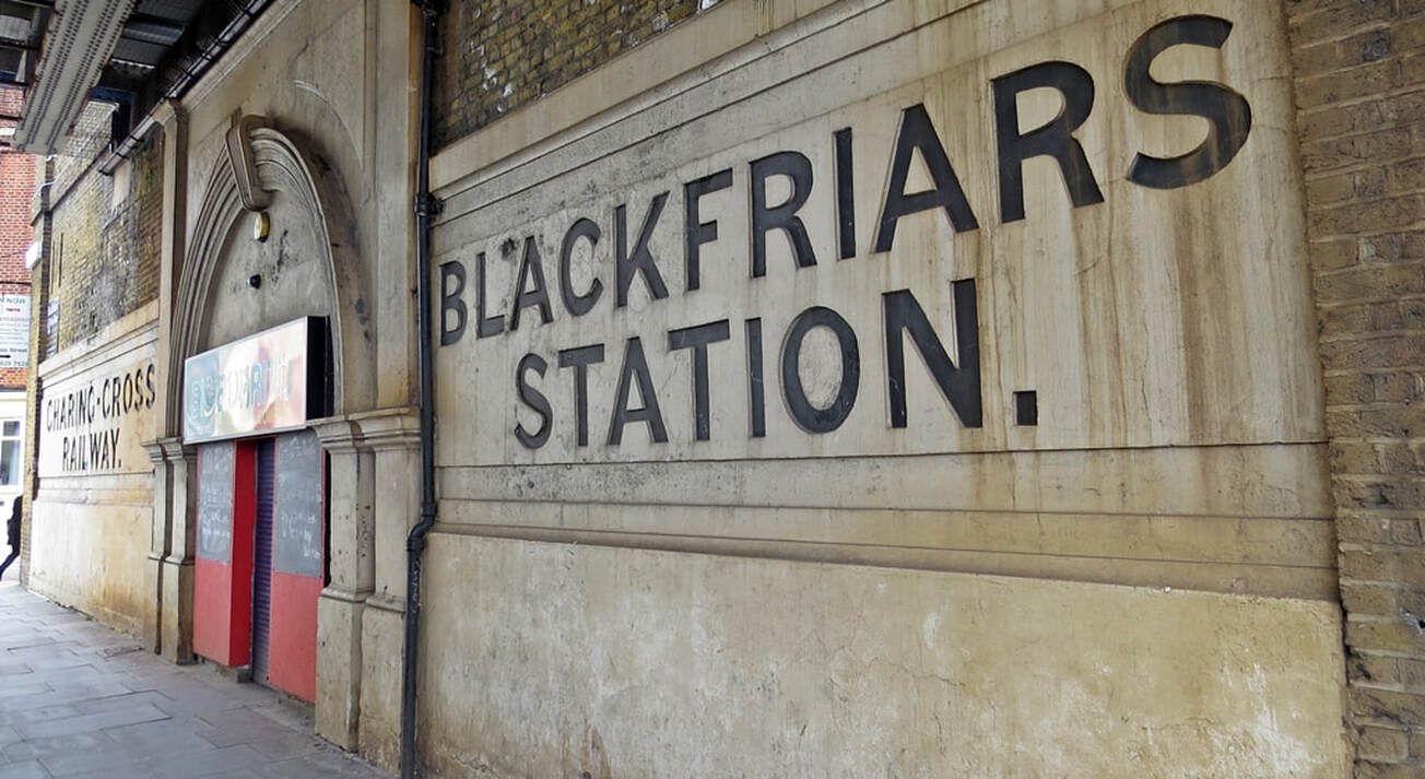  Former South East Railway Blackfriars Station livery on Blackfriars