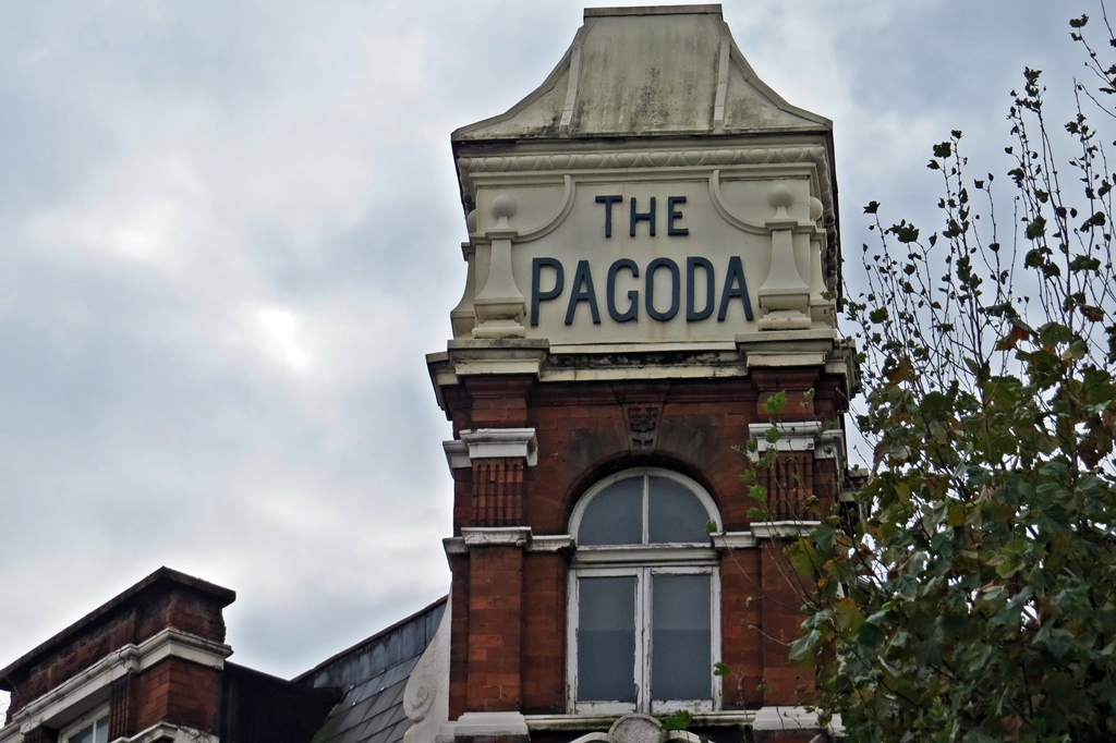 The Pagoda dead pub in Tower Bridge Road. Also known as Hartleys and The O-Bar