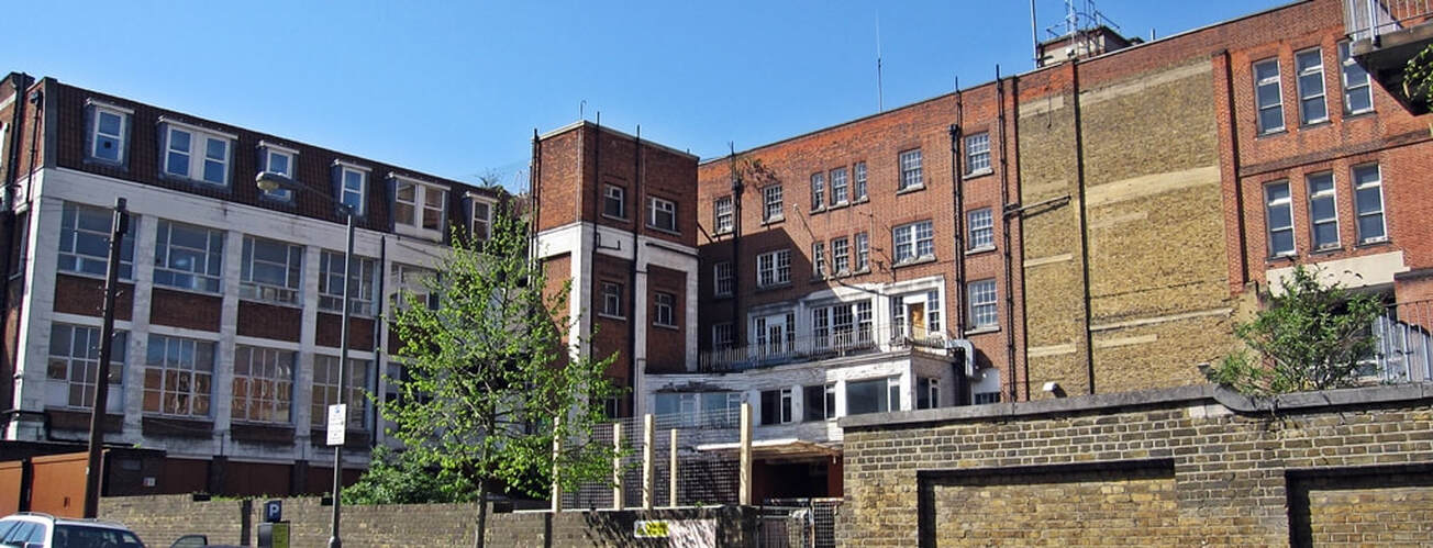 Picture of derelict Bolingbroke Hospital, Wandsworth Common . It has been converted into a school