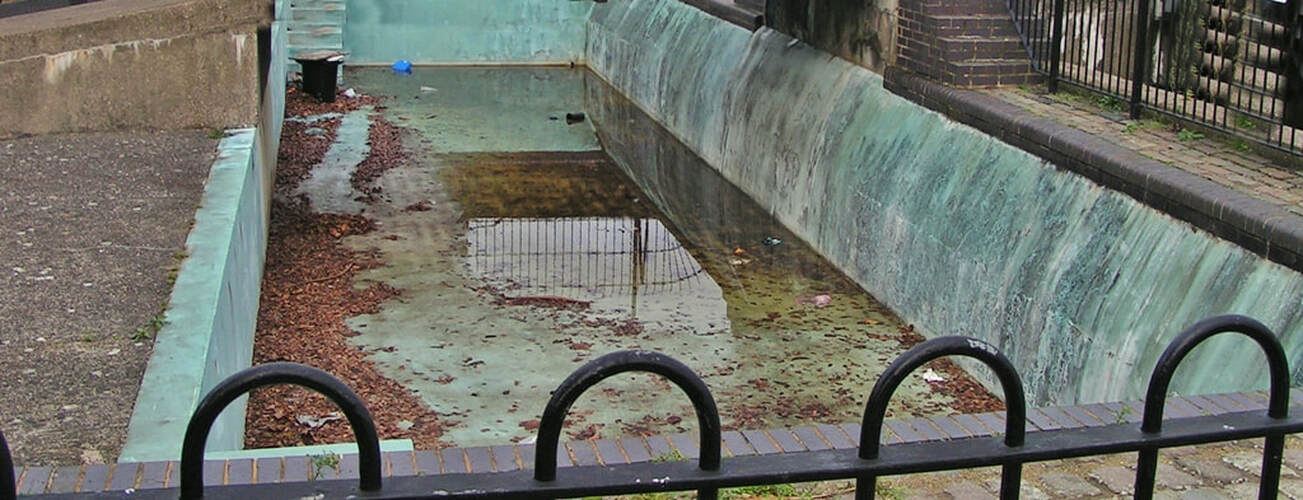 Picture of abandoned pool in Chelsea, London