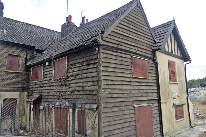 Abandoned building on the Derelict London Dirty Dartford walking tour with Paul Talling