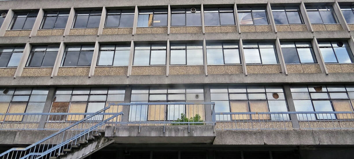 Picture of empty brutalist Zodiac House in Croydon which has been abandoned and derelict for years