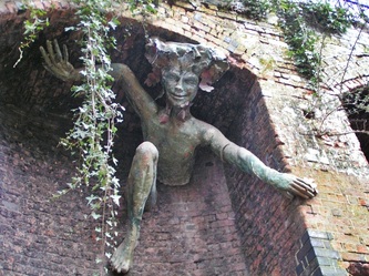 Sculpture of a spriggan by Marilyn Collins on the Parkland Walk inspired Stephen King.