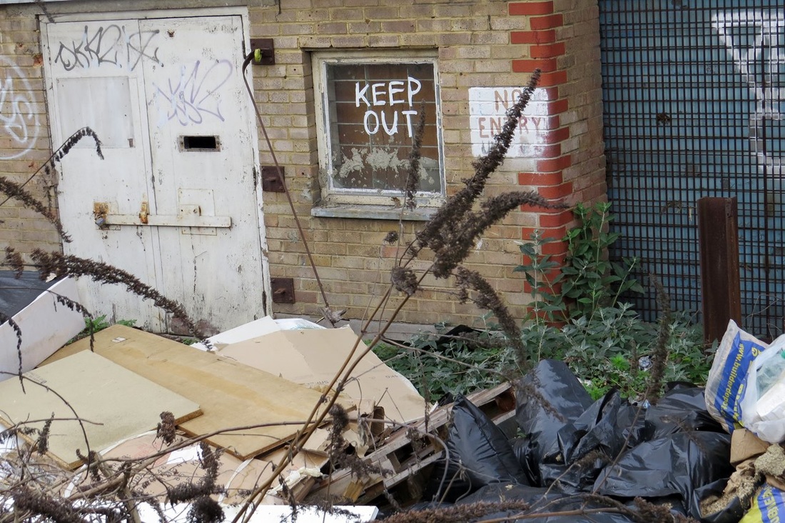 Picture of Keep Out sign on derelict site in Charlton, London SE7