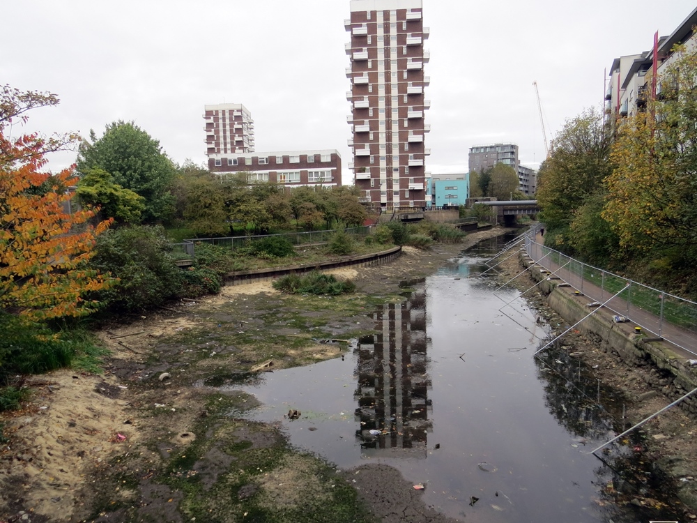 engineers carrying out repair works drained more than seven million gallons of water from a stretch of Regent’s Canal from Limehouse up towards Mile End.