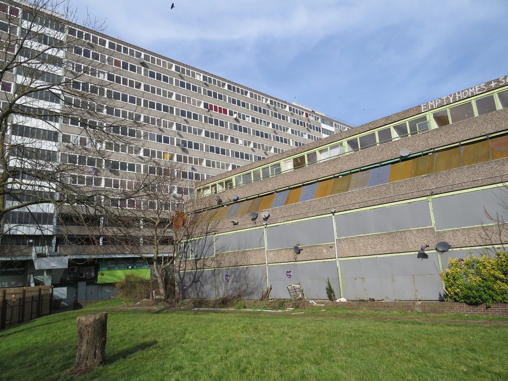 Picture of the  abandoned part of  Aylesbury Estate in SE London making it one of the largest public housing estates in Europe