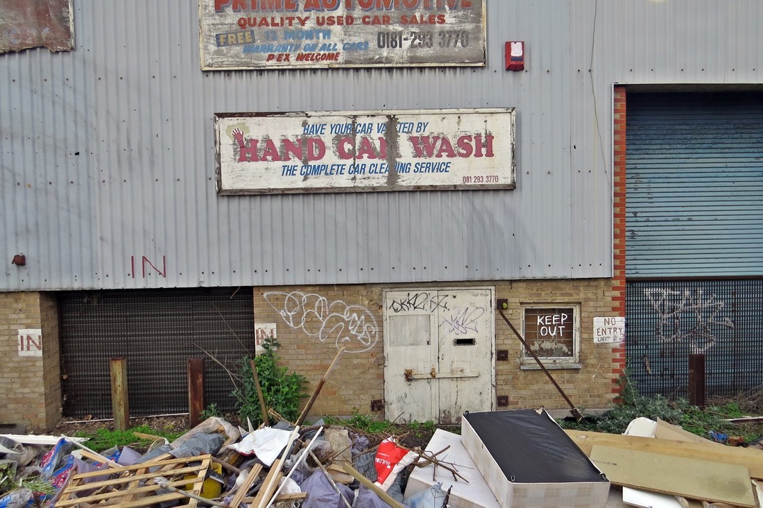 Picture of disused car wash ​​Charlton, SE7 - Woolwich Rd