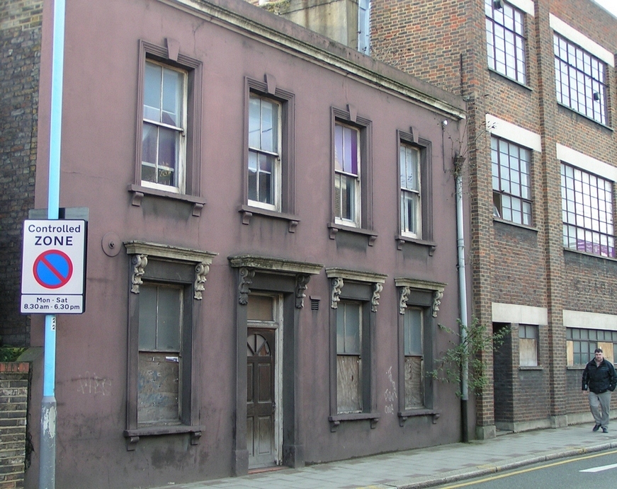 81 High Street Brentford before demolition