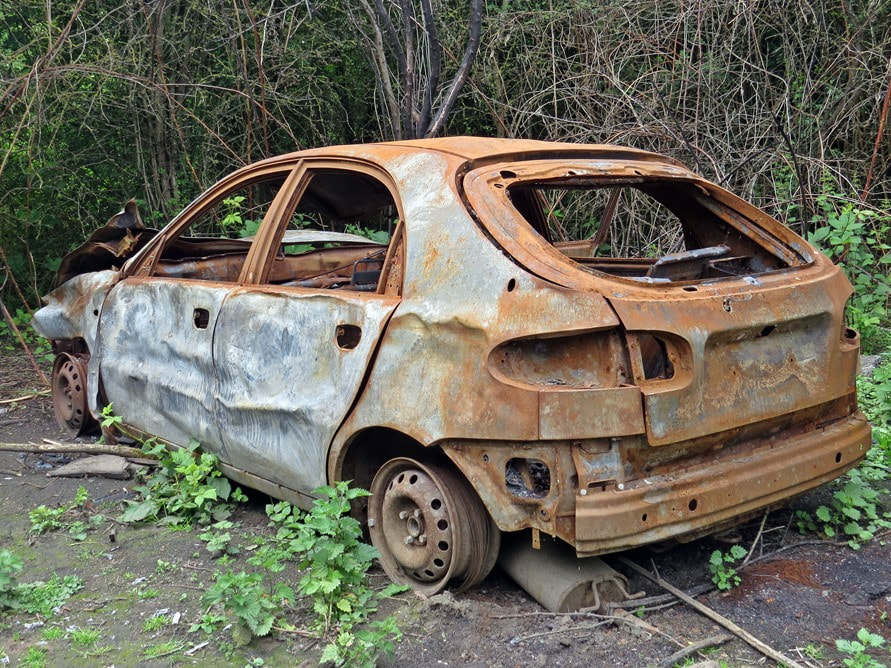 Abandoned car in Dartford, Kent