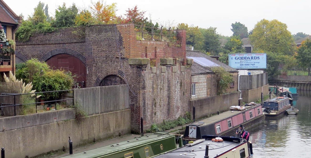 Remains of a viaduct of the Brentford Branch Line (aka Brentford Dock Line) by the Grand Union Canal