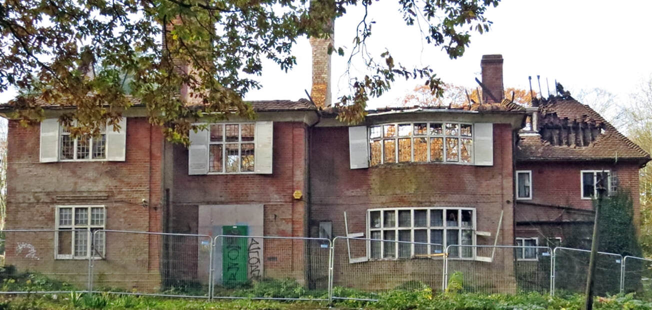 Picture of burnt out derelict Oak Lodge in The Bishops Avenue in North London