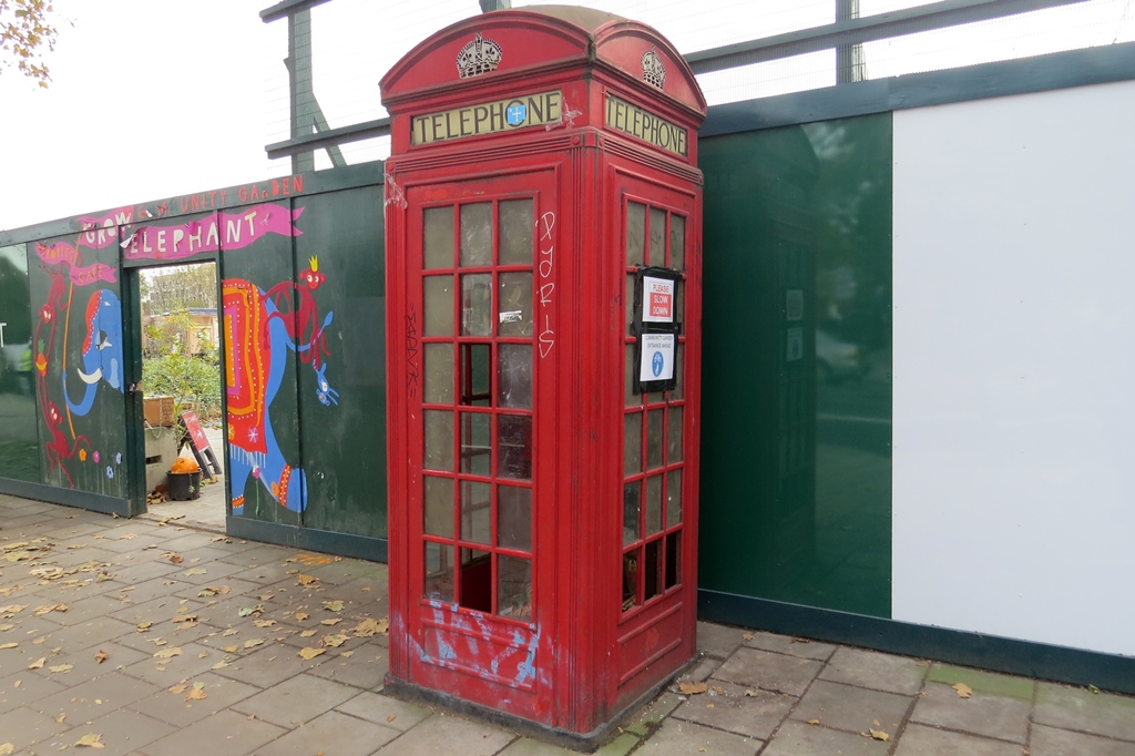 redundant telephone phone box on the New Kent Road