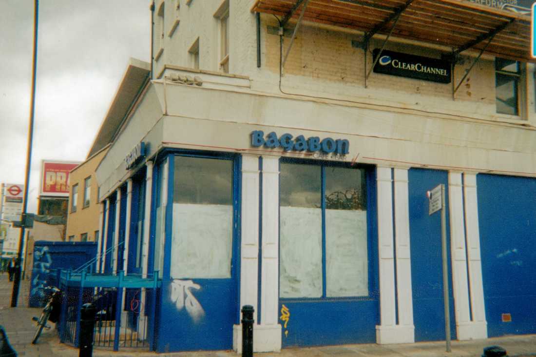 Old King's Head on the Upper Clapton Road closed in 2000 became a Thai restaurant called Bagabon