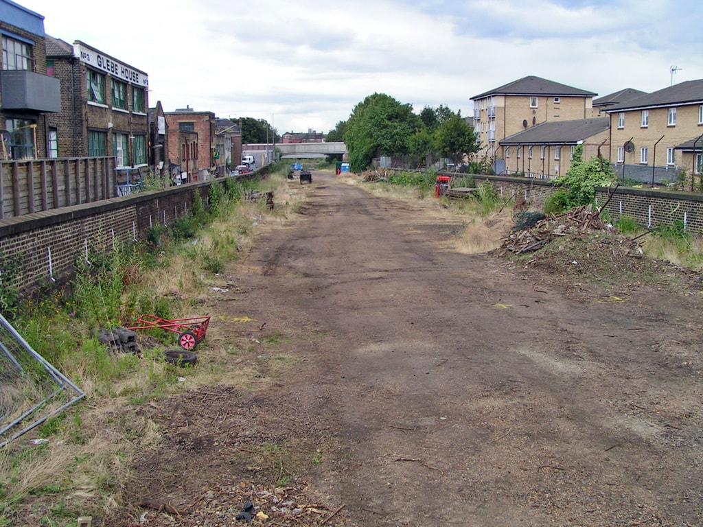  Abandoned railway line between Dalston Junction and Haggerston in 2005 before the London Overground took it over