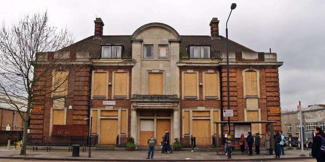 Lost historic closed down and demolished Streatham Baths aka Streatham Leisure Centre 