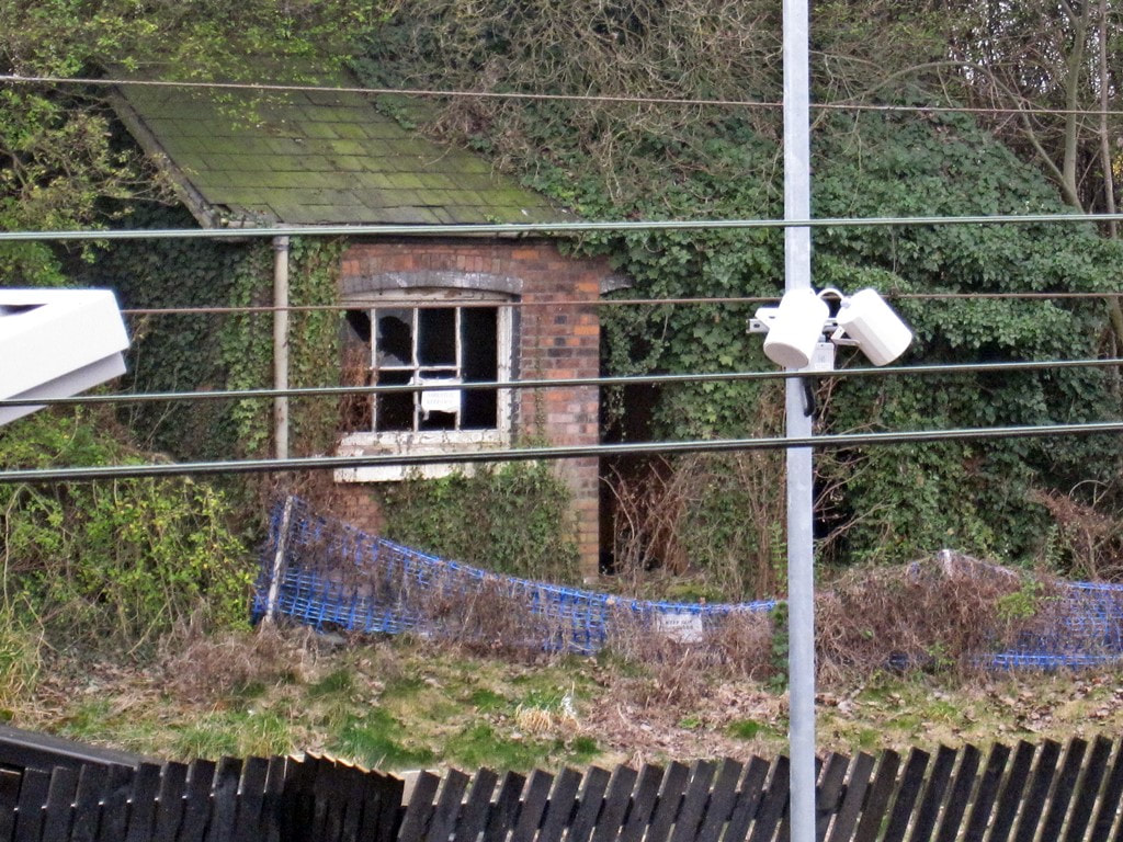 Abandoned trackside building at West Hampstead in North London